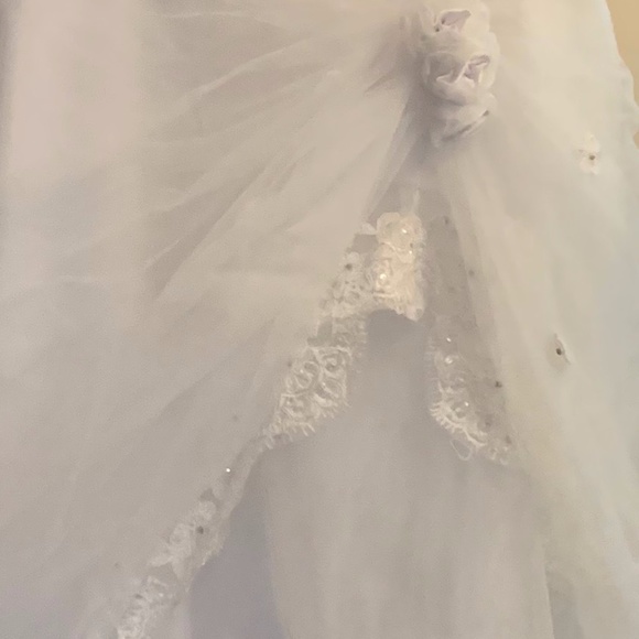 Gorgeous White Juniors Gown - Picture 4 of 8